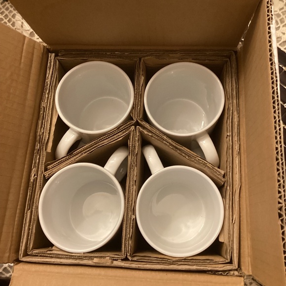 POTTERY BARN CLASSIC CUPS  NIB SET X4 - Picture 1 of 4